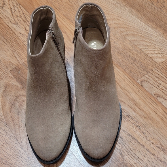 Vionic Ankle Boots - Picture 8 of 8